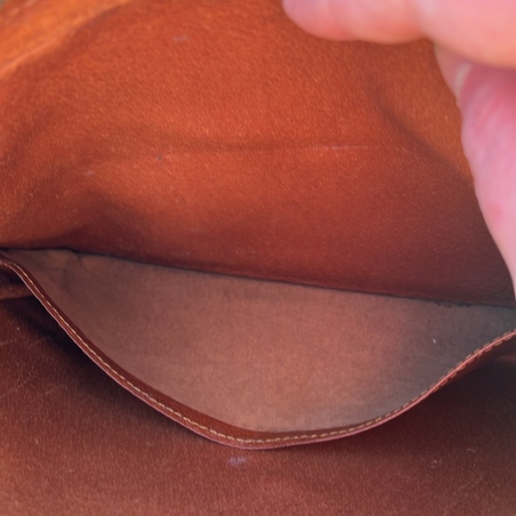 Louis Vuitton LV Vintage Monogram Wristlet Clutch with Corner Wear - Picture 9 of 10